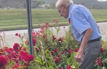 Opa (94) arbeitete 40 Jahre an einer Überraschung für die Hochzeit seiner Enkelin