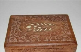 Dieses Kästchen stand früher oft auf dem Tisch, weißt du noch, was drin war?