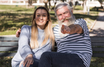 Eva ist 23: „Mein Vater ist 78 – ich verstehe nicht, warum er sich so spät noch für Kinder entschied“