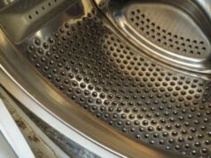 Stinkt deine Wäsche, obwohl sie gerade aus der Waschmaschine kommt? DAS ist wahrscheinlich die Ursache